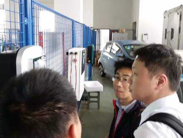 東方龍商務陪同揚州廣陵經開區(qū)考察智能停車平臺投資選址項目方，雙方將向更深層次推進項目合作