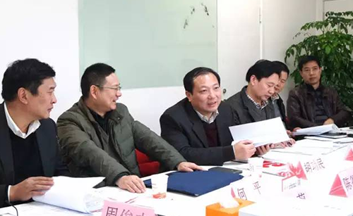 荊門市委常委、常務(wù)副市長胡功民率隊赴上?？疾欤c我司簽訂委托招商引資戰(zhàn)略合作協(xié)議