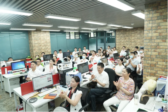 今年以來，項(xiàng)目量質(zhì)并重創(chuàng)新高！8月中旬，集團(tuán)成功通過38個(gè)優(yōu)質(zhì)投資選址項(xiàng)目