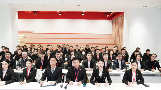 為2022年開局之戰(zhàn)夯基礎(chǔ)、扎根基！東方龍商務(wù)集團年度培訓(xùn)大會成功舉行