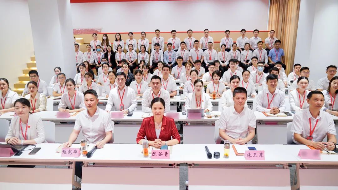 燃情征戰(zhàn)，決勝決戰(zhàn)下半年！東方龍商務(wù)集團成功舉行6-7月份月度總結(jié)會