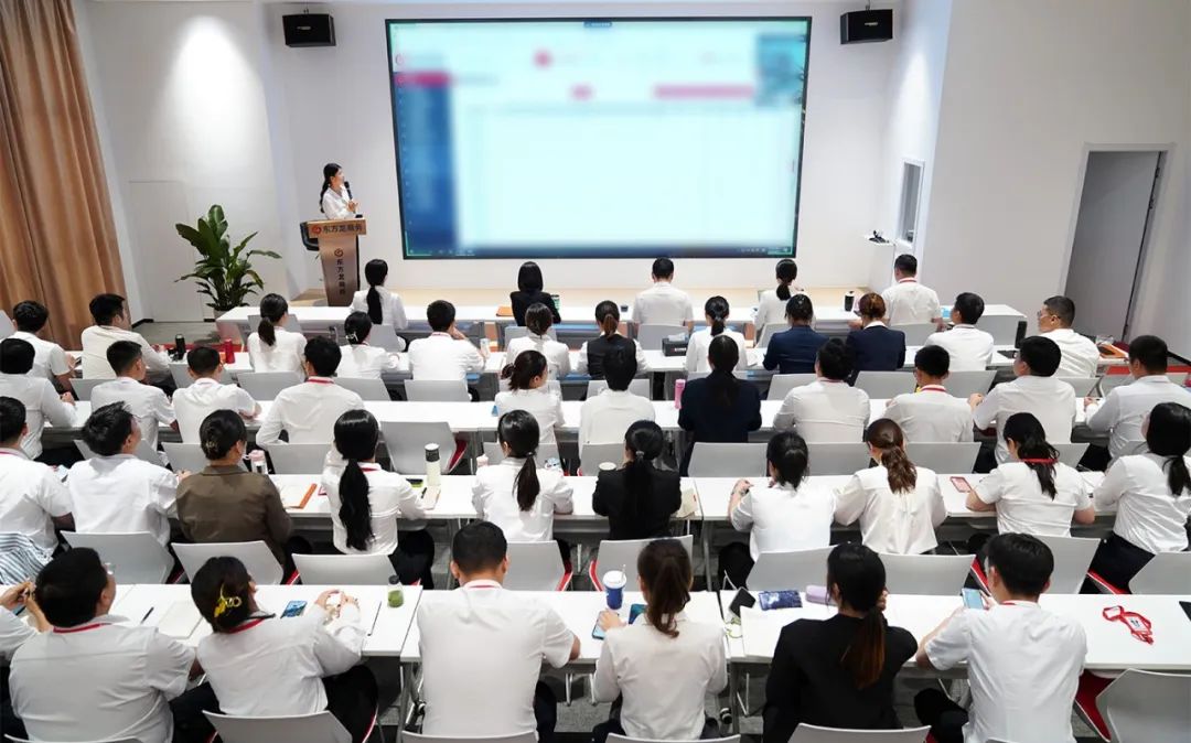 放大項(xiàng)目開發(fā)量，提振發(fā)展精氣神！9月上旬，集團(tuán)共34個(gè)優(yōu)質(zhì)投資選址項(xiàng)目通過(guò)評(píng)估