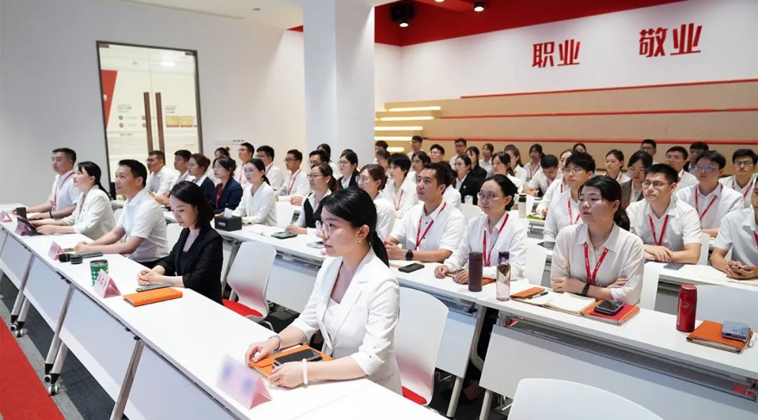 放大項(xiàng)目開發(fā)量，提振發(fā)展精氣神！9月上旬，集團(tuán)共34個(gè)優(yōu)質(zhì)投資選址項(xiàng)目通過(guò)評(píng)估