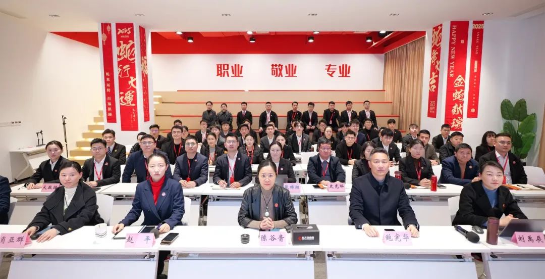錨定戰(zhàn)略方向，攻堅“國五上頭外”優(yōu)質項目！3月上旬，集團共33個優(yōu)質投資選址項目通過評估