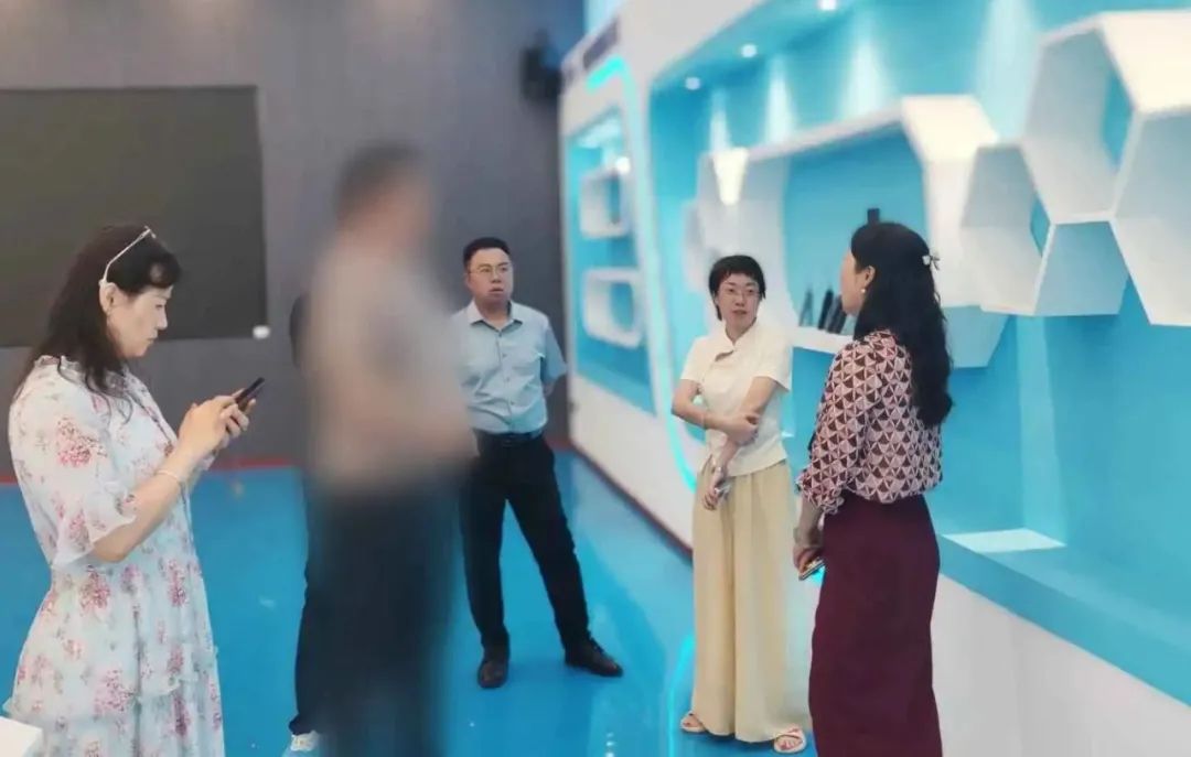 細分領域“單項冠軍”企業(yè)！高端柔性電子擴建投資選址項目方反向考察四川某地方政府